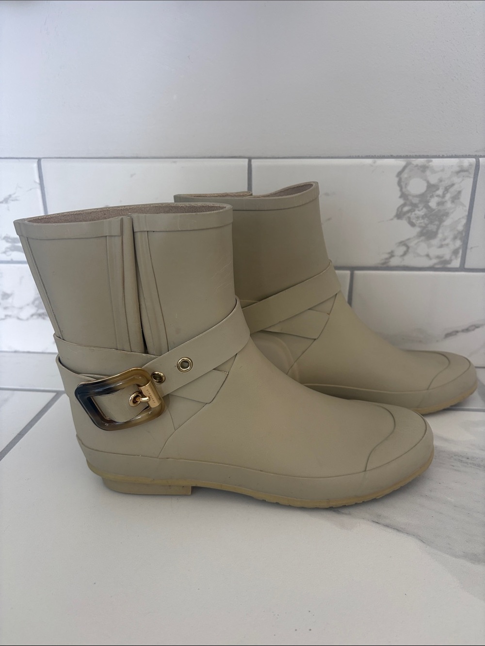 Burberry Big Buckle Moto Rubber Rain Boots Bone Off-White - Size 37 (US 6.5-7)